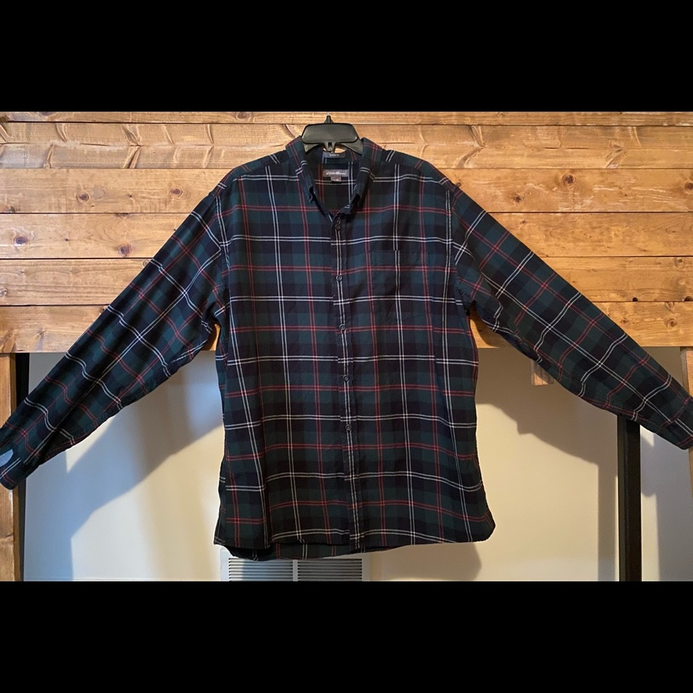 Men’s Eddie Bauer Long Sleeve Button-up